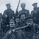 Група військових під час Жовтневої революції 1917 року