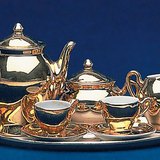 Позолочений порцеляновий чайний сервіз