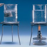 Кип'ятильник нагріває воду швидше, ніж спиртовий пальник