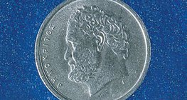 Грецький філософ Демокрит зображений на грецьких монетах