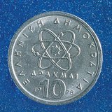Грецький філософ Демокрит зображений на грецьких монетах