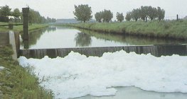 Забруднення води