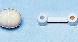 Напівсферична і шаростержнева модель молекули водню
