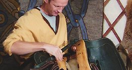 Майстер стародавнього ремесла: сідляр