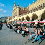Головна площа Кракова з знаменитими Суконними рядами у центрі