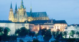 Вид на Празький замок та Карлів міст