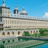Ель Ескоріал є історичною резиденцією короля Іспанії