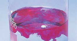 Реакція між натрієм і водою