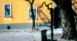Стара громадська водоколонка