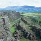 Рифтова долина, яка перетинає Ісландію