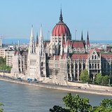 Вид на будівлю угорського парламенту