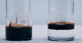Нафта у воді