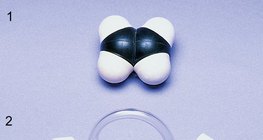 Кулестержнева модель молекули етилена