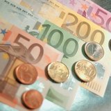 Євро банкноти та монети